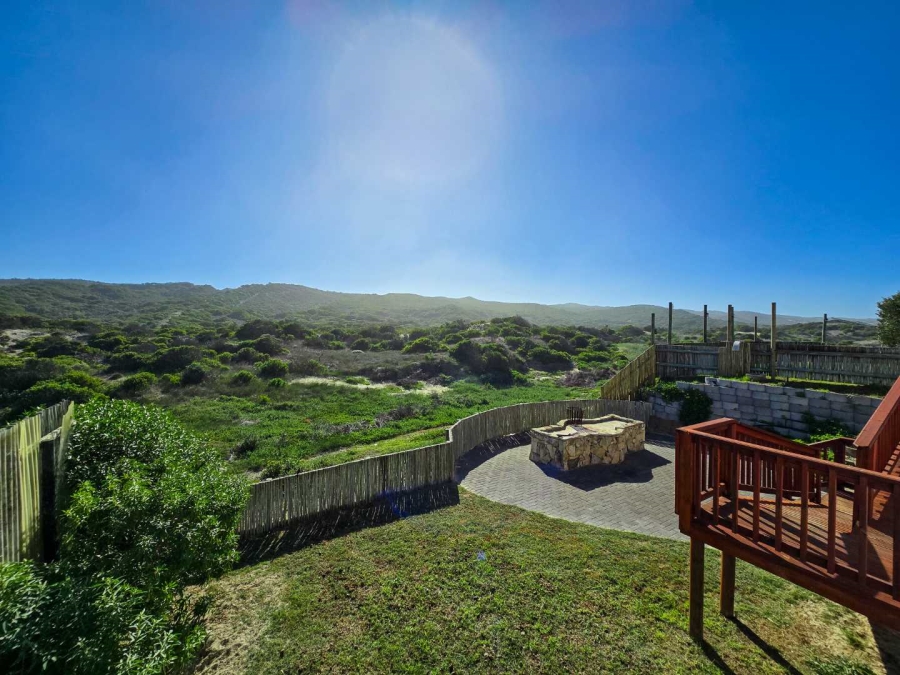 4 Bedroom Property for Sale in Stilbaai Oos Western Cape